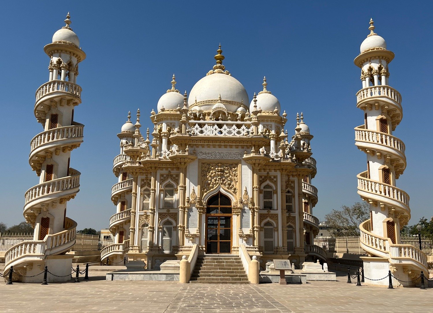 Shubham Travels Car Rental Service in Junagadh